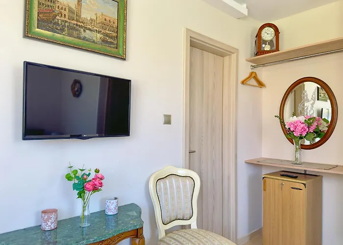 圣弗洛里安范德海兹酒店 3* 埃格尔